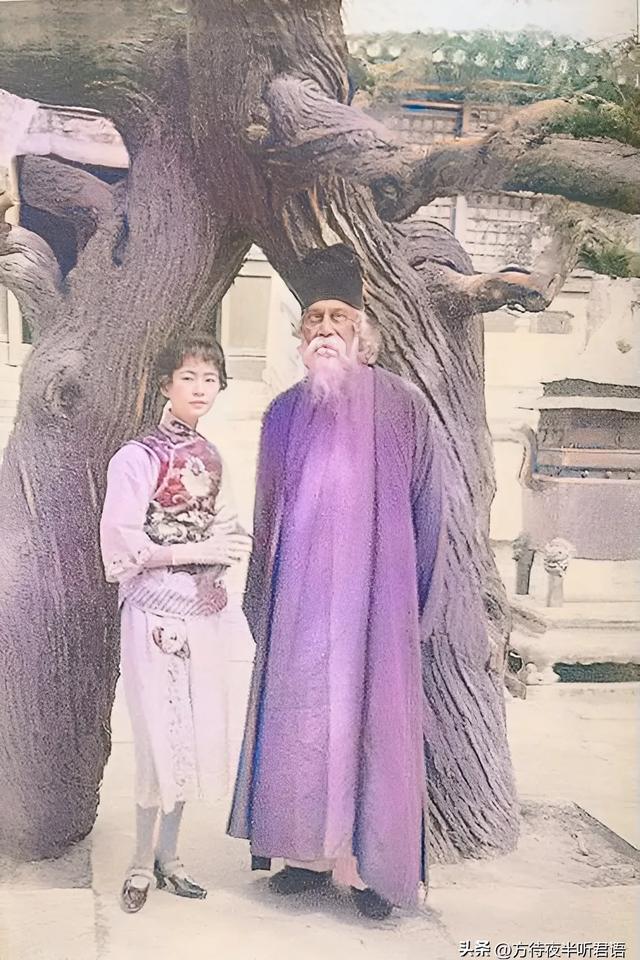 林徽因墓碑_林徽因的坟墓_林徽因墓前是谁写的