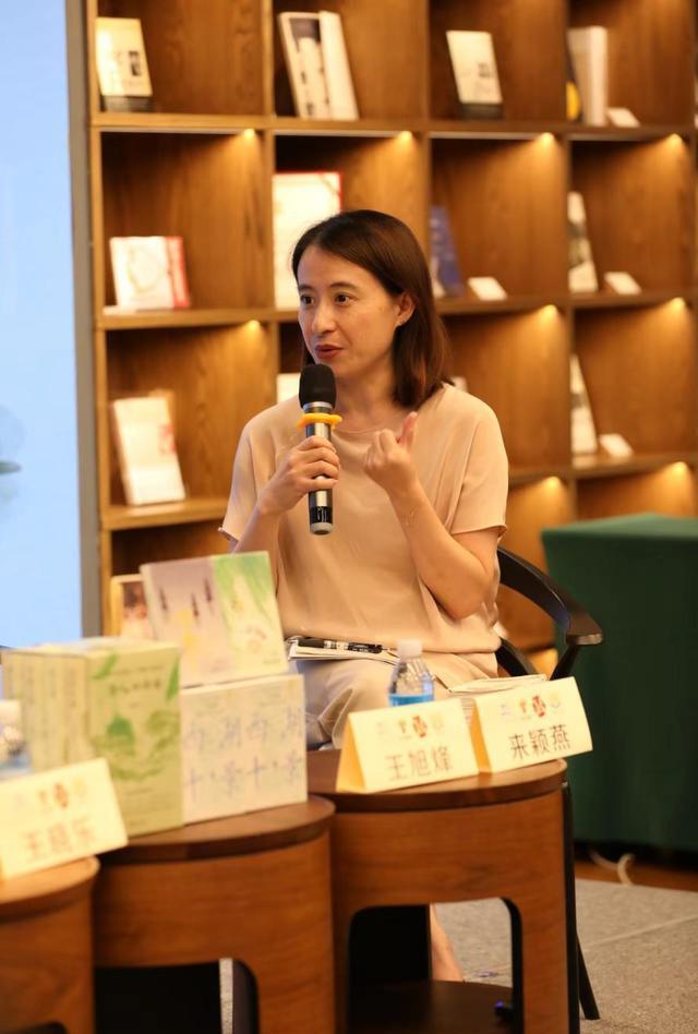 祠堂大门对联大全合集_祠堂大门图片大全_大祠堂