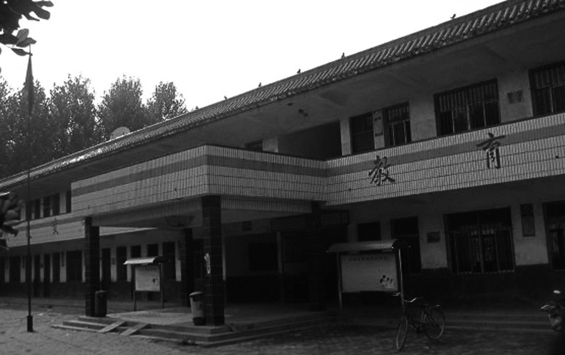 十个学校九个坟_十个学校九个坟_十个学校九个坟