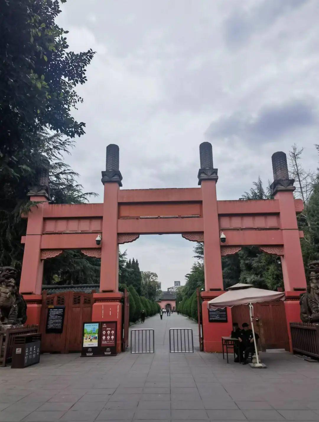 刘湘的墓_刘湘意昂4是谁破坏的_刘湘意昂4