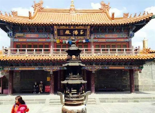 梦境墓地_梦境园公墓_梦到公墓非常热闹