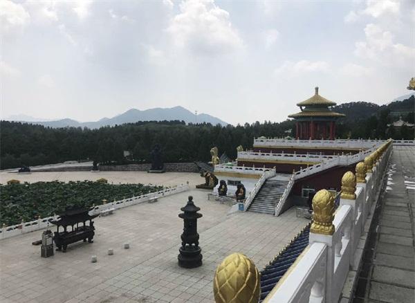 梦到公墓非常热闹_梦境园公墓_梦境墓地
