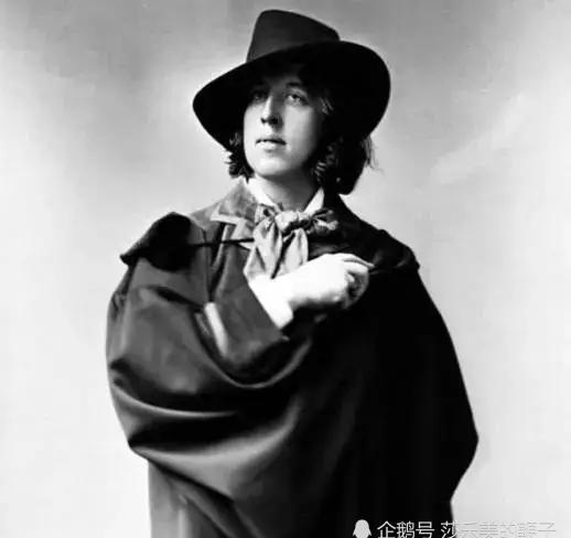 王尔德的墓碑上唇印_王尔德墓碑_王尔德墓碑为啥有吻痕