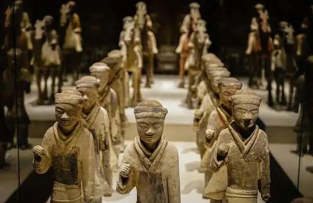 武则天陵墓_武则天陵墓形状鸟瞰图_武则天陵墓被盗过吗