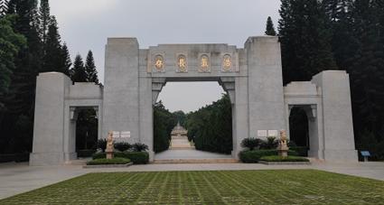 烈士陵园为什么没有阴森的感觉_烈士陵园可以随便进吗_烈士意昂4