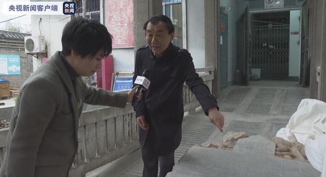 石碑断裂_碎裂的石碑_石碑断了