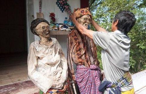 新疆若羌罗布泊小河墓地_罗布泊小河墓地视频_新疆罗布泊小河墓地遗址